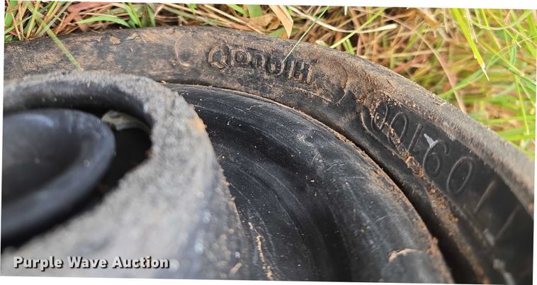 image for item EU3557 2013 Ditch Witch RT12 trencher