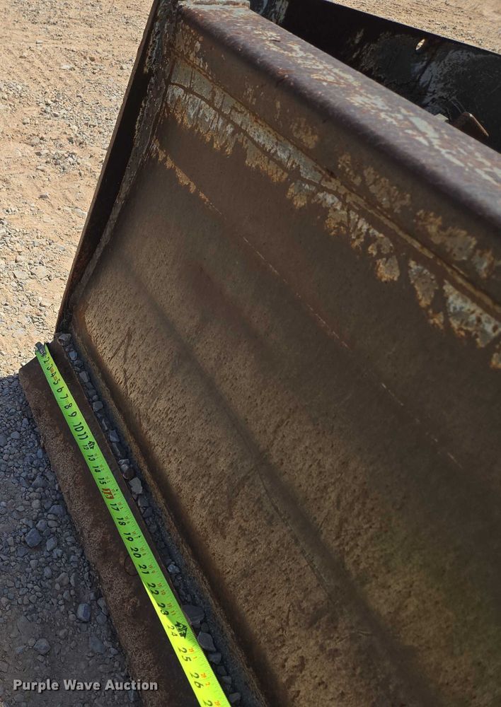 image for item EU3621 2005 Case 570MXT landscape tractor