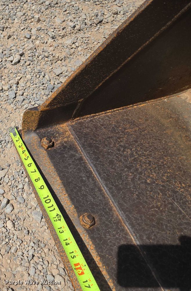 image for item EU3621 2005 Case 570MXT landscape tractor