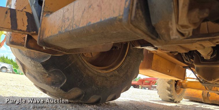 image for item EU3621 2005 Case 570MXT landscape tractor