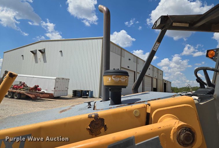 image for item EU3621 2005 Case 570MXT landscape tractor