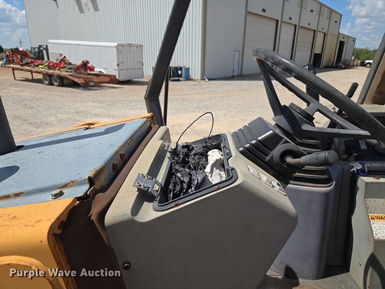 image for item EU3621 2005 Case 570MXT landscape tractor