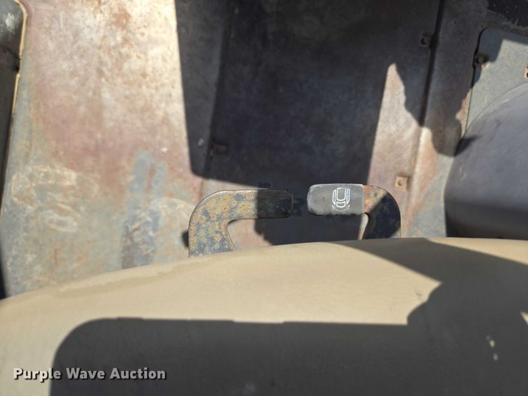 image for item EU3621 2005 Case 570MXT landscape tractor