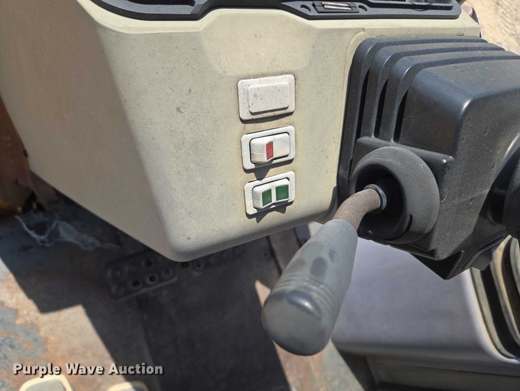 image for item EU3621 2005 Case 570MXT landscape tractor