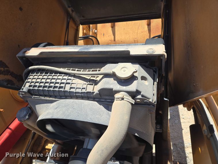 image for item EU3621 2005 Case 570MXT landscape tractor