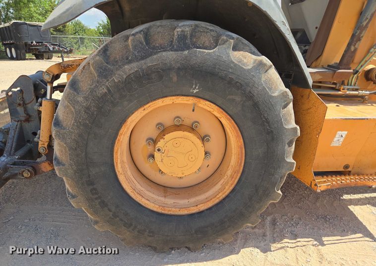 image for item EU3621 2005 Case 570MXT landscape tractor