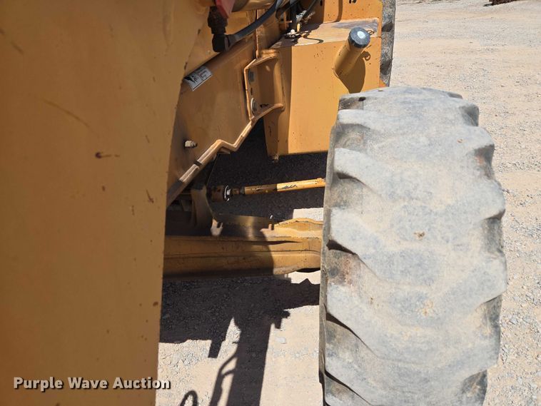 image for item EU3621 2005 Case 570MXT landscape tractor