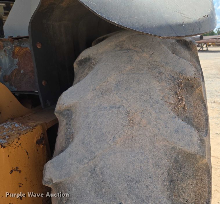 image for item EU3621 2005 Case 570MXT landscape tractor