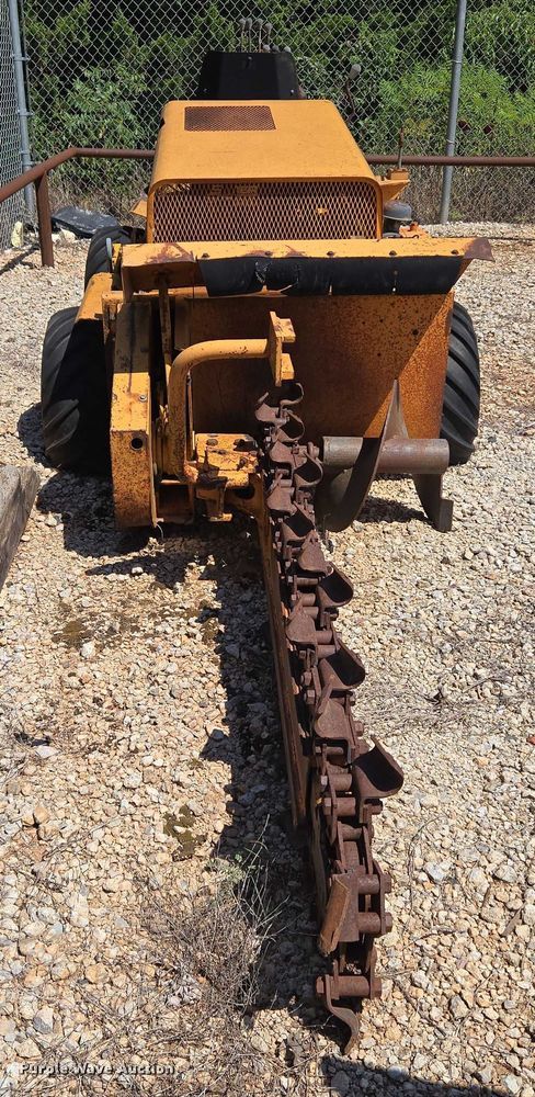 image for item EU3623 1977 Case Fleetline 30+4 trencher