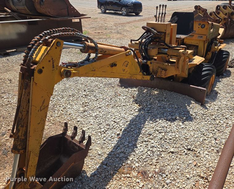 image for item EU3623 1977 Case Fleetline 30+4 trencher