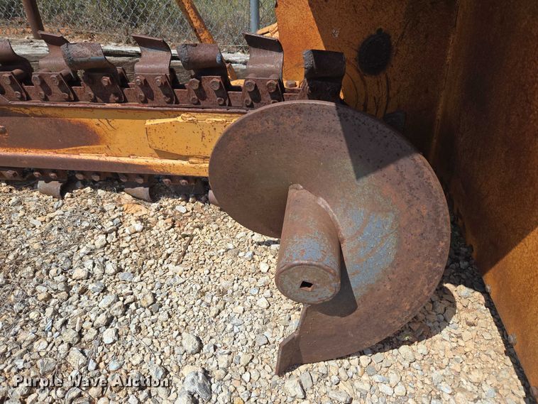 image for item EU3623 1977 Case Fleetline 30+4 trencher