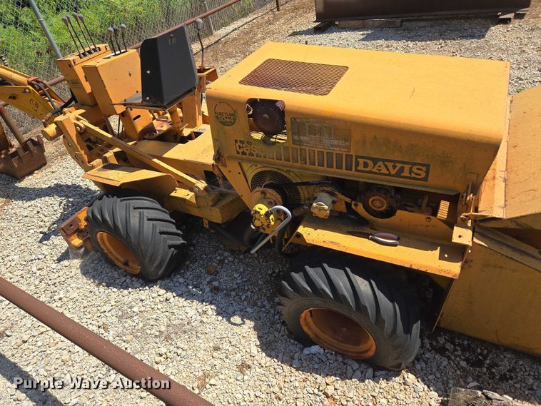 image for item EU3623 1977 Case Fleetline 30+4 trencher