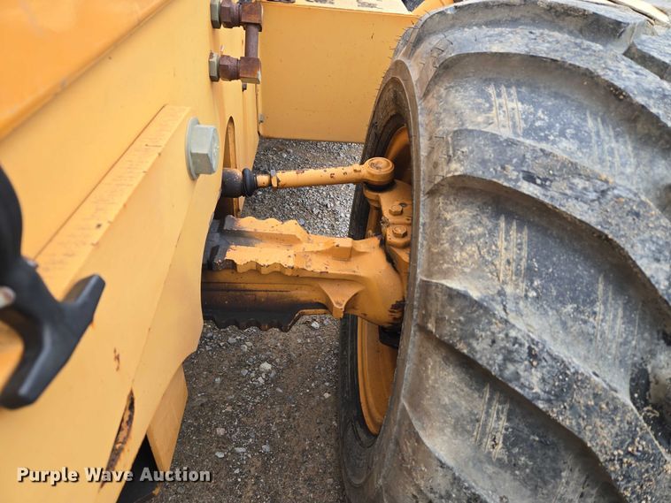 image for item EU3636 2001 Case 960 cable plow