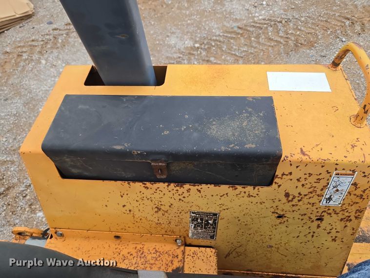 image for item EU3636 2001 Case 960 cable plow