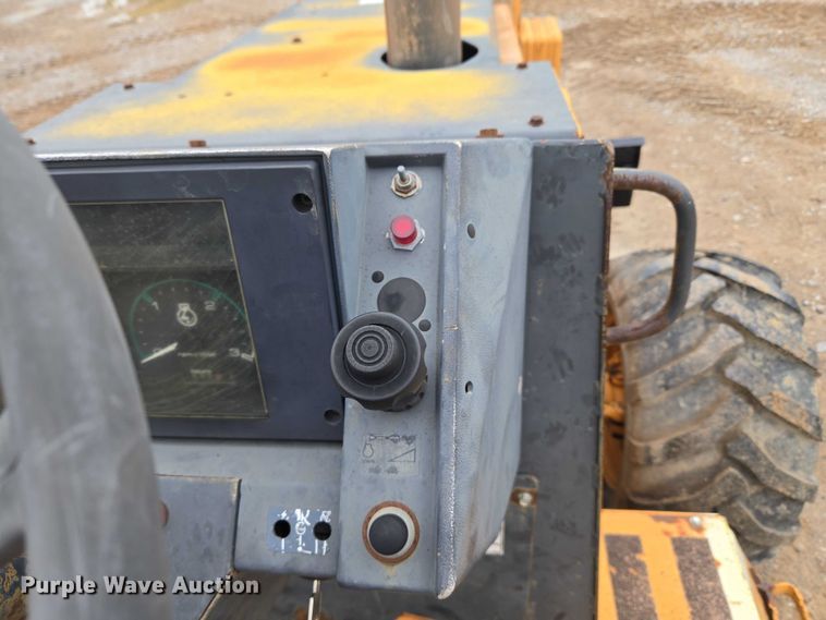 image for item EU3636 2001 Case 960 cable plow