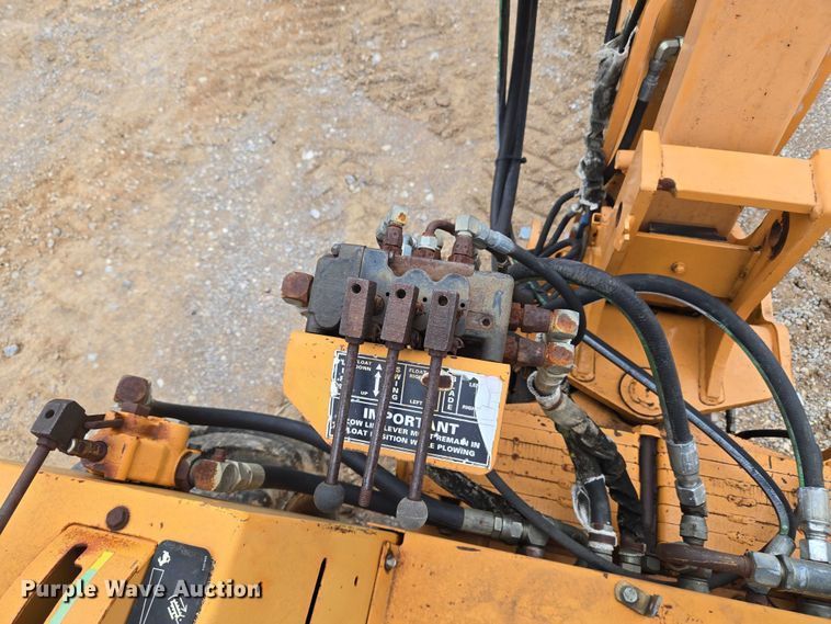 image for item EU3636 2001 Case 960 cable plow