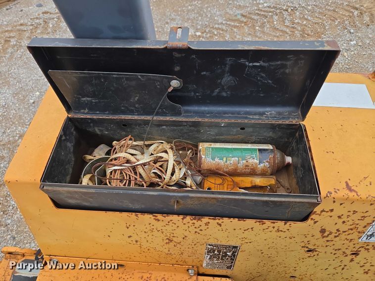 image for item EU3636 2001 Case 960 cable plow