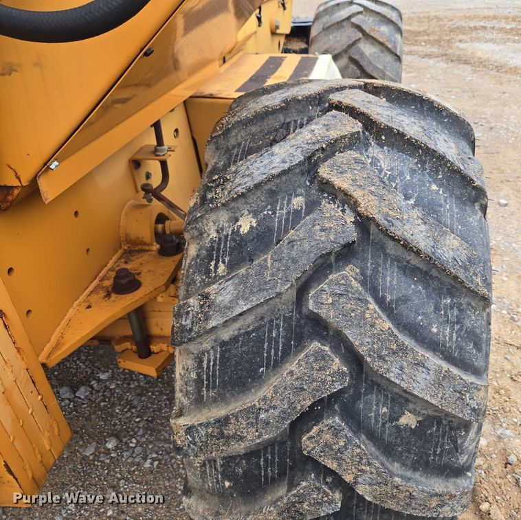 image for item EU3636 2001 Case 960 cable plow