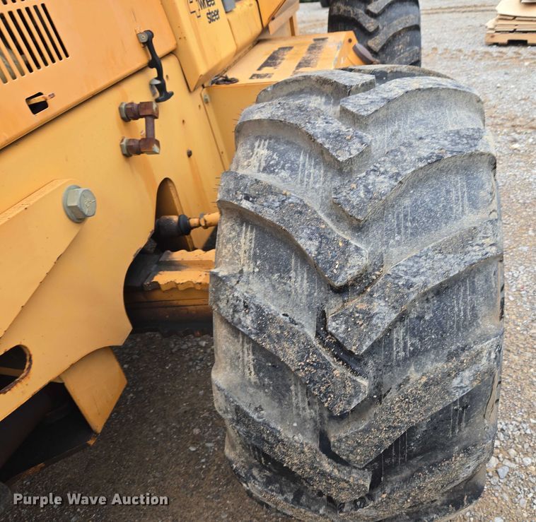 image for item EU3636 2001 Case 960 cable plow