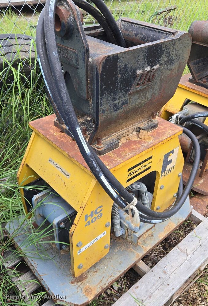 image for item EU3638 Atlas Copco HC 409 excavator plate compactor