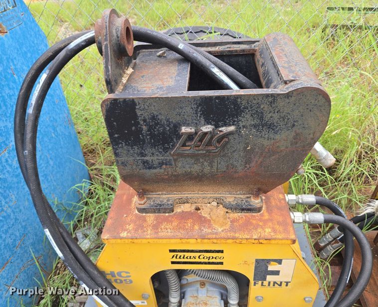 image for item EU3638 Atlas Copco HC 409 excavator plate compactor