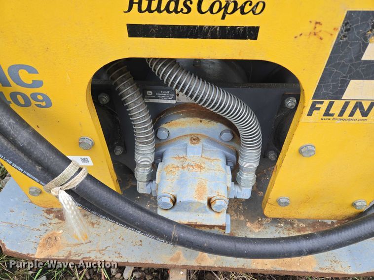 image for item EU3638 Atlas Copco HC 409 excavator plate compactor