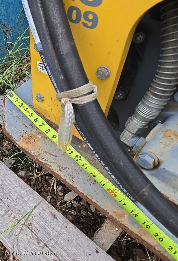 image for item EU3638 Atlas Copco HC 409 excavator plate compactor