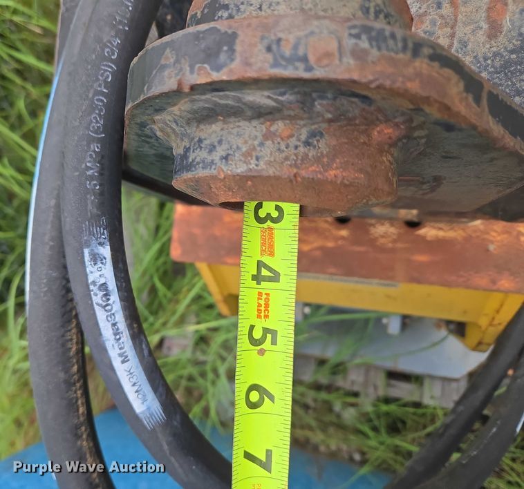 image for item EU3638 Atlas Copco HC 409 excavator plate compactor