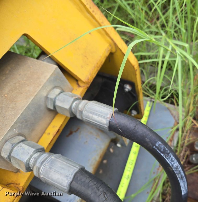 image for item EU3638 Atlas Copco HC 409 excavator plate compactor