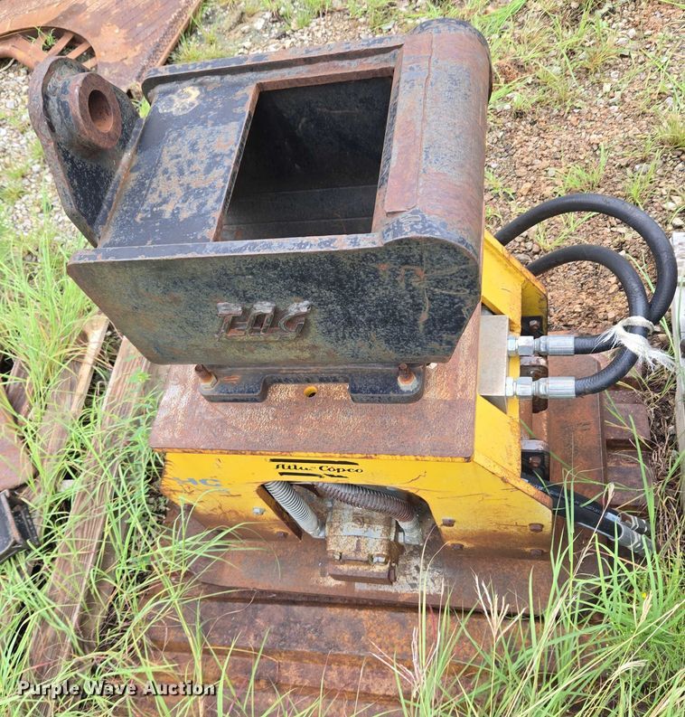 image for item EU3639 Atlas Copco HC 409 excavator plate compactor
