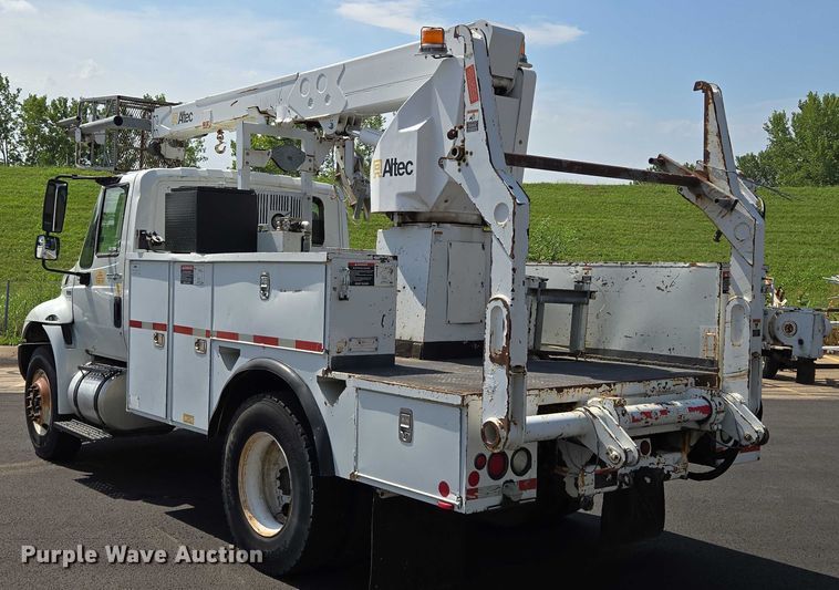 image for item EV1579 2012 International DuraStar 4300 cable placer bucket truck