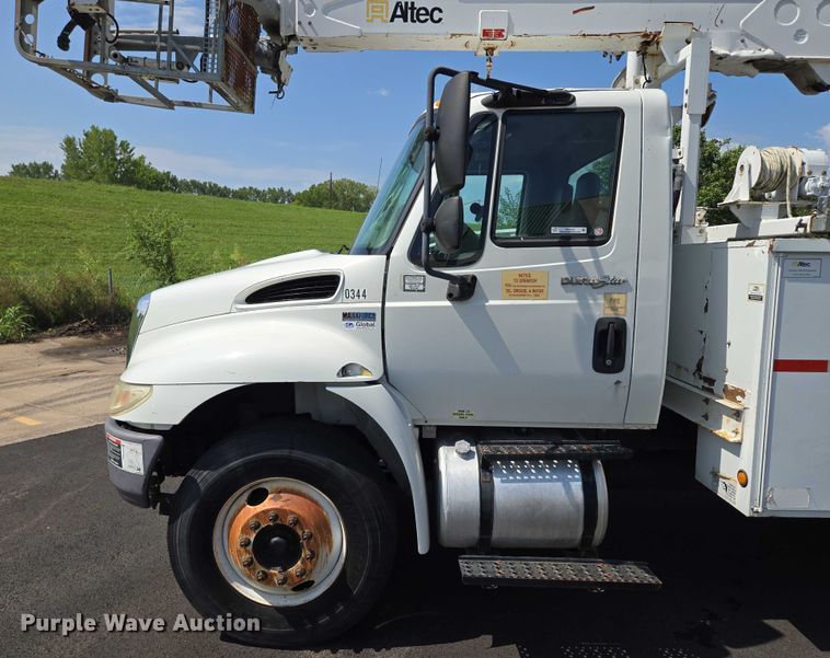 image for item EV1579 2012 International DuraStar 4300 cable placer bucket truck