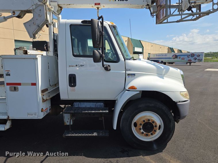 image for item EV1579 2012 International DuraStar 4300 cable placer bucket truck