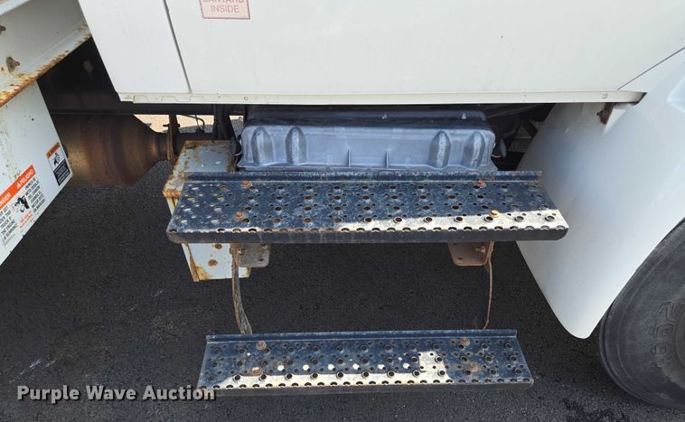 image for item EV1579 2012 International DuraStar 4300 cable placer bucket truck