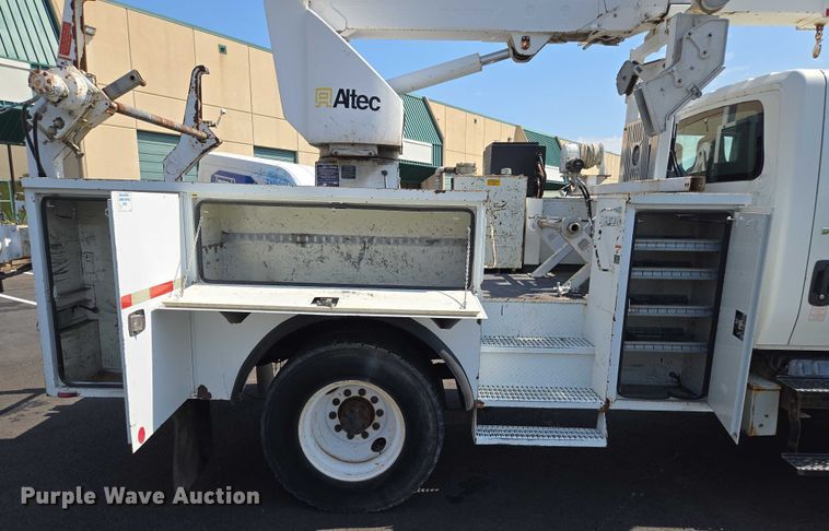 image for item EV1579 2012 International DuraStar 4300 cable placer bucket truck