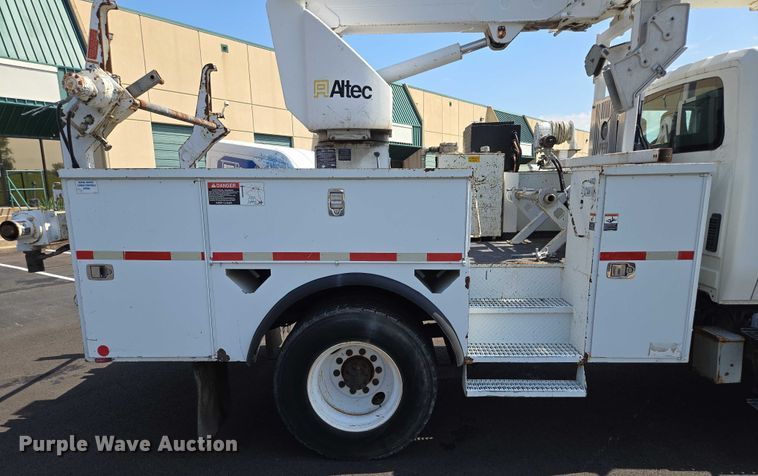 image for item EV1579 2012 International DuraStar 4300 cable placer bucket truck