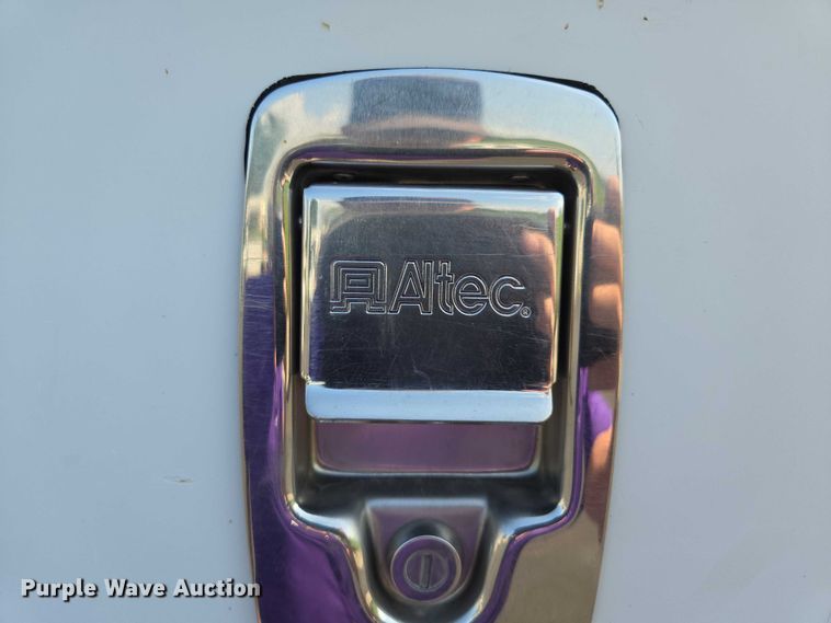 image for item EV1579 2012 International DuraStar 4300 cable placer bucket truck