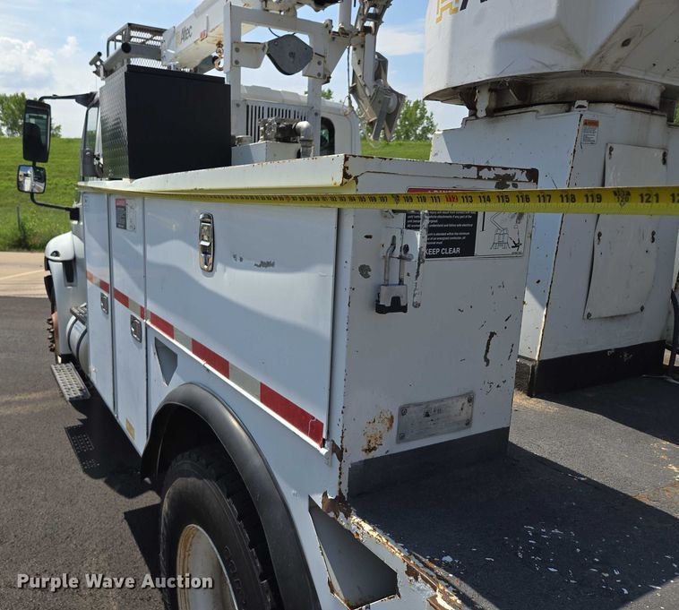 image for item EV1579 2012 International DuraStar 4300 cable placer bucket truck