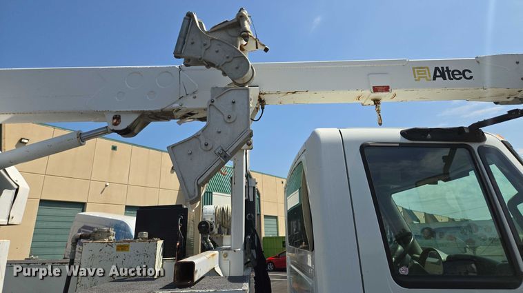 image for item EV1579 2012 International DuraStar 4300 cable placer bucket truck