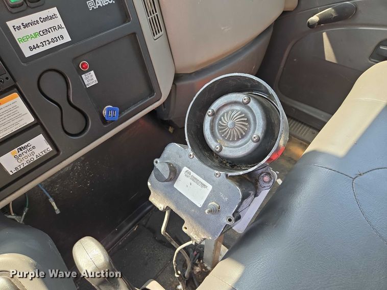 image for item EV1579 2012 International DuraStar 4300 cable placer bucket truck