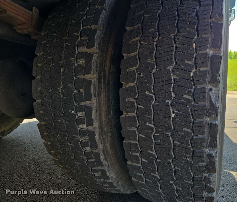 image for item EV1579 2012 International DuraStar 4300 cable placer bucket truck