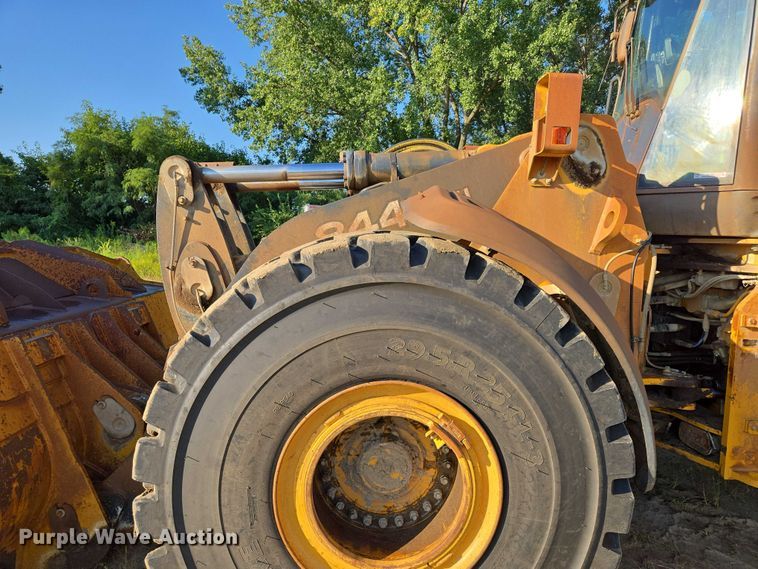 image for item EV1584 2017 John Deere 844K-III wheel loader