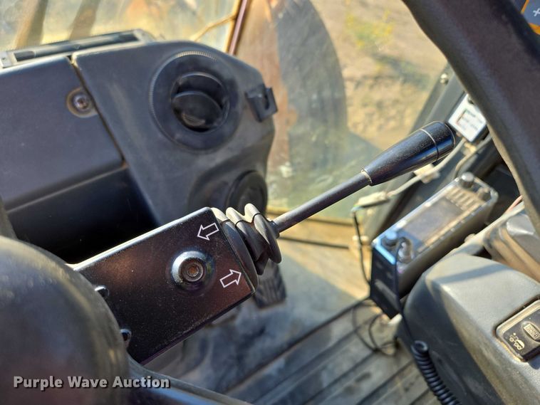 image for item EV1584 2017 John Deere 844K-III wheel loader