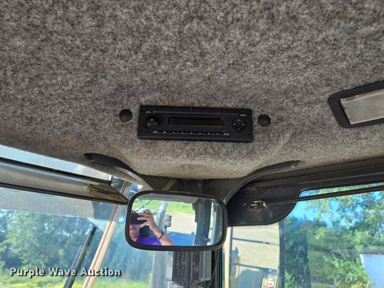 image for item EV1584 2017 John Deere 844K-III wheel loader