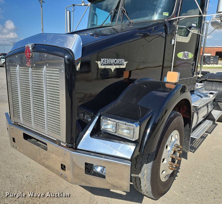 image for item EV1586 2006 Kenworth T800 semi truck