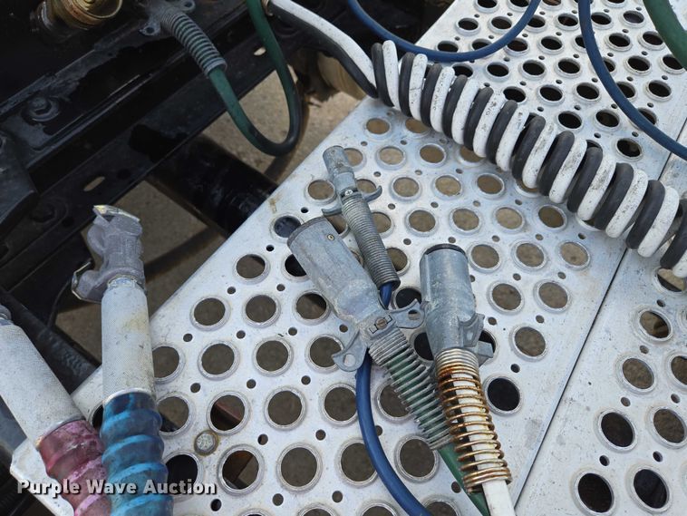 image for item EV1586 2006 Kenworth T800 semi truck