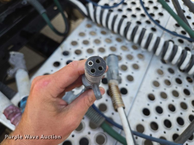 image for item EV1586 2006 Kenworth T800 semi truck