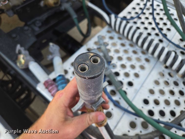 image for item EV1586 2006 Kenworth T800 semi truck