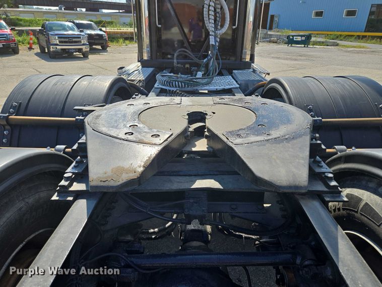 image for item EV1586 2006 Kenworth T800 semi truck