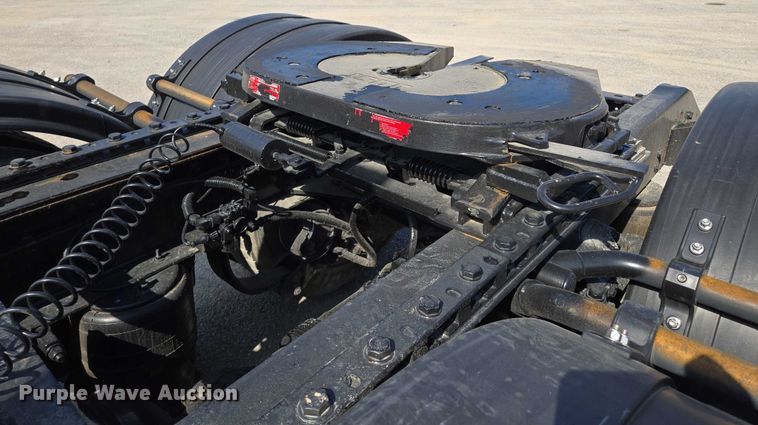 image for item EV1586 2006 Kenworth T800 semi truck